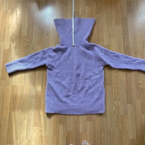Banana Republic
Oversized Cowl-Neck
Tunic Sweater Lilac
51% Alpaca blend Sz XL - Picture 7 of 12